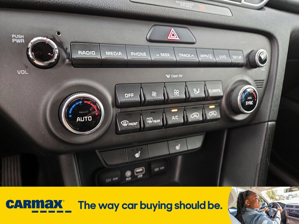 Vehicle image 24 of 27
