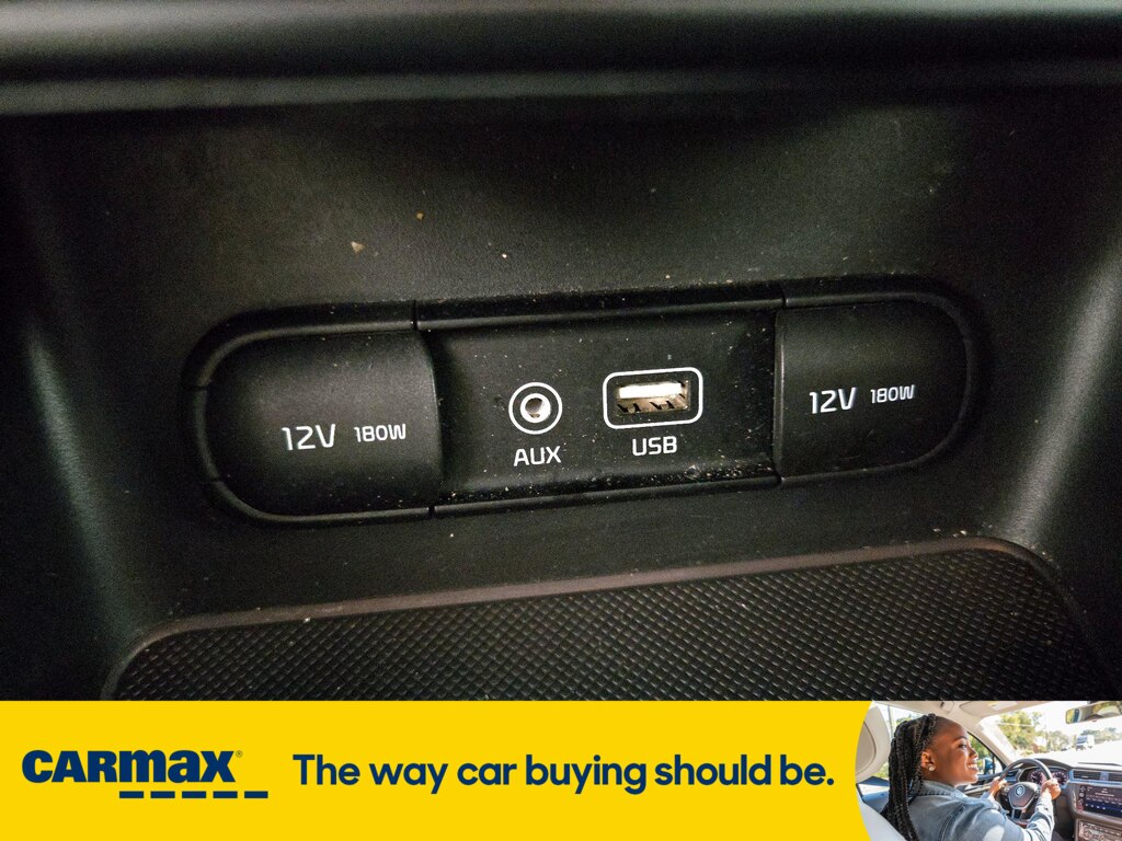 Vehicle image 13 of 27