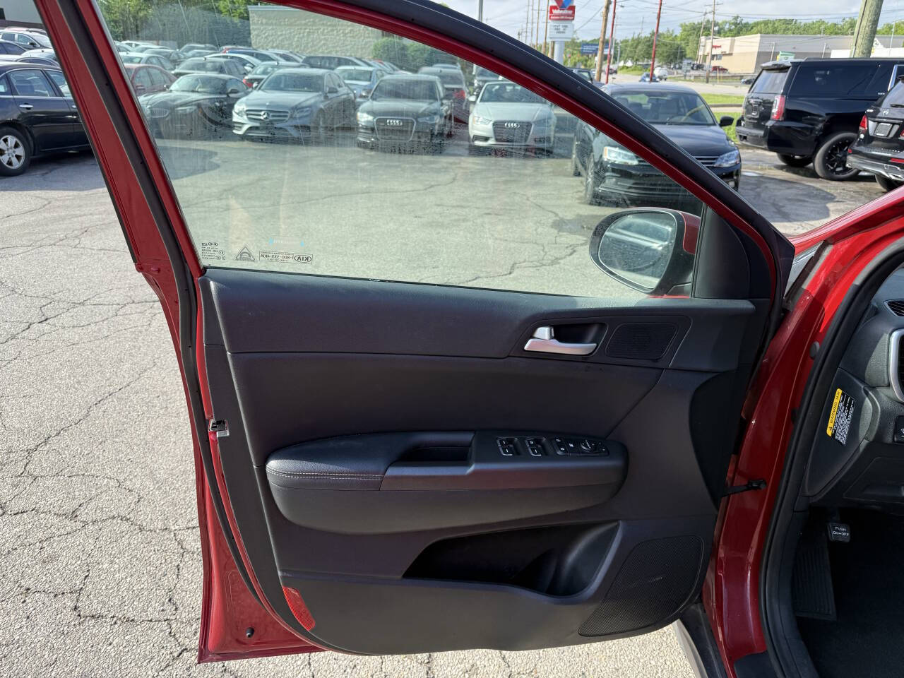 Vehicle image 17 of 24