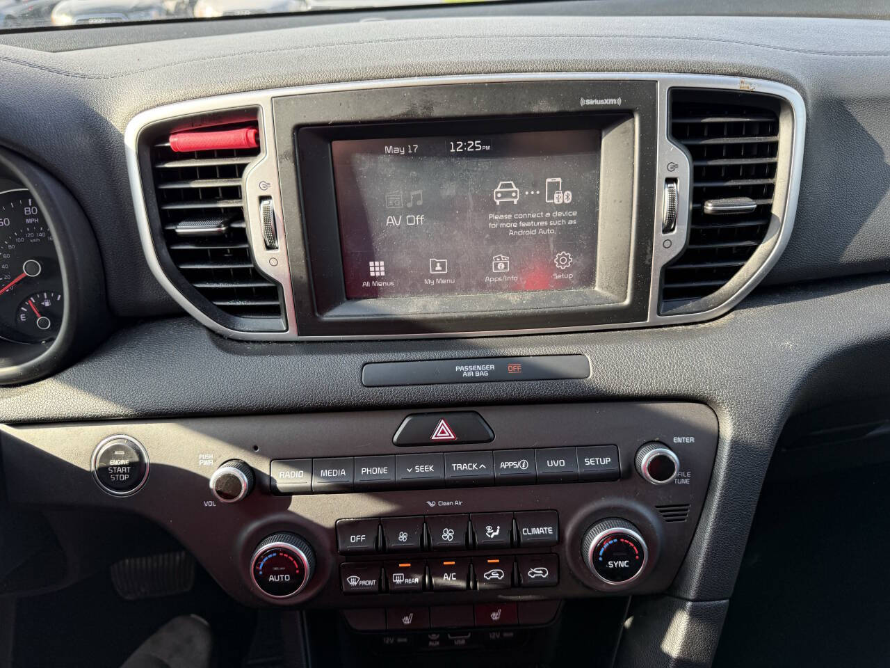 Vehicle image 22 of 24