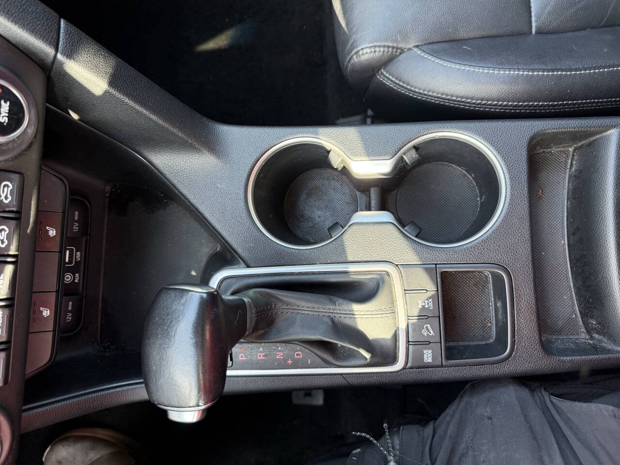 Vehicle image 23 of 24
