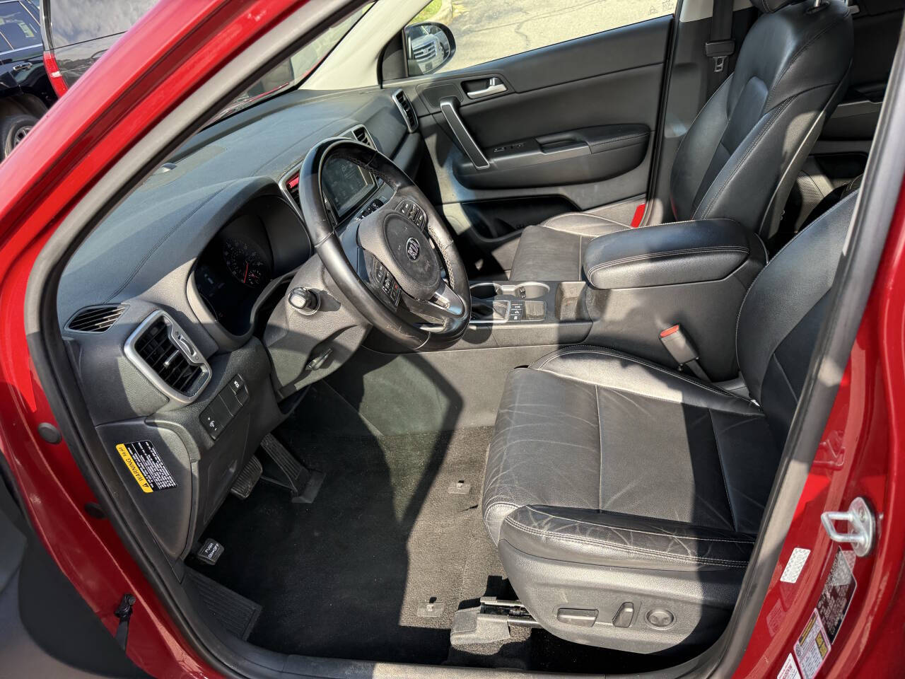 Vehicle image 18 of 24
