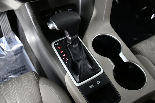 Vehicle image 12 of 31