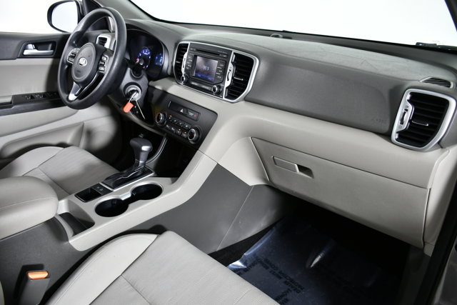 Vehicle image 22 of 31