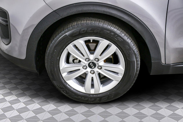 Vehicle image 25 of 31