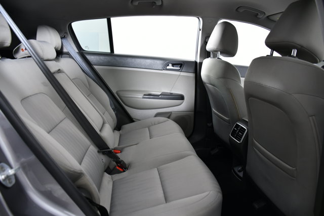 Vehicle image 19 of 31