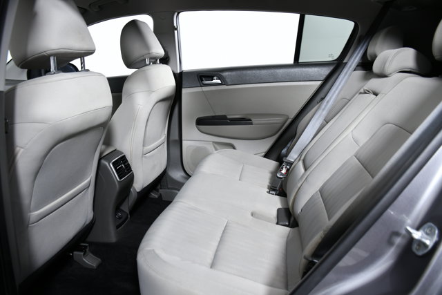 Vehicle image 18 of 31