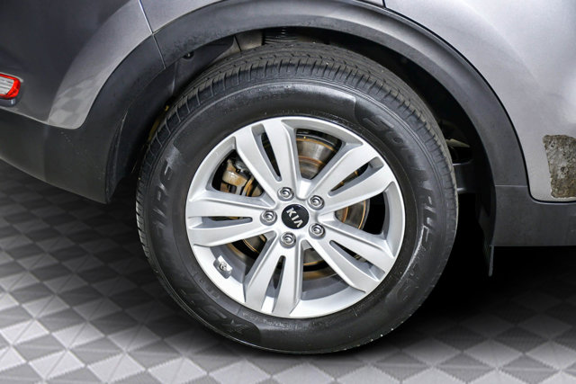 Vehicle image 24 of 31
