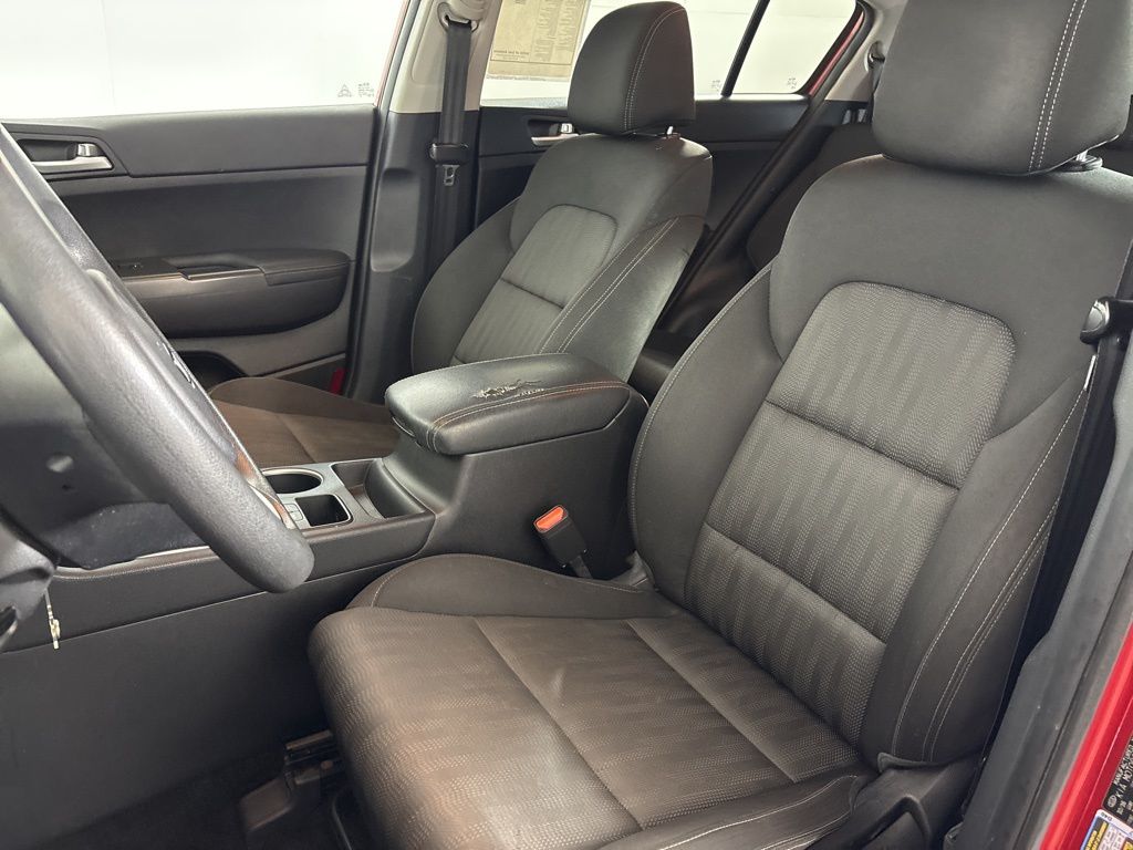 Vehicle image 22 of 31