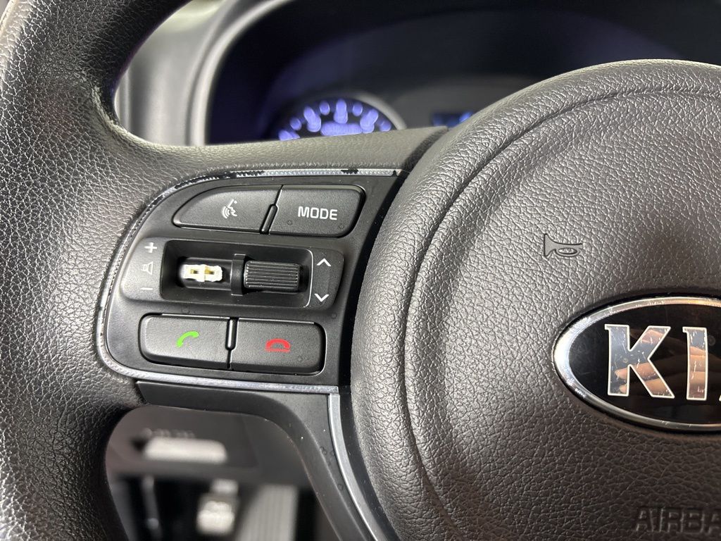 Vehicle image 19 of 31