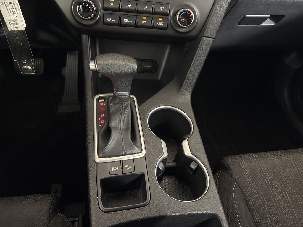 Vehicle image 13 of 31