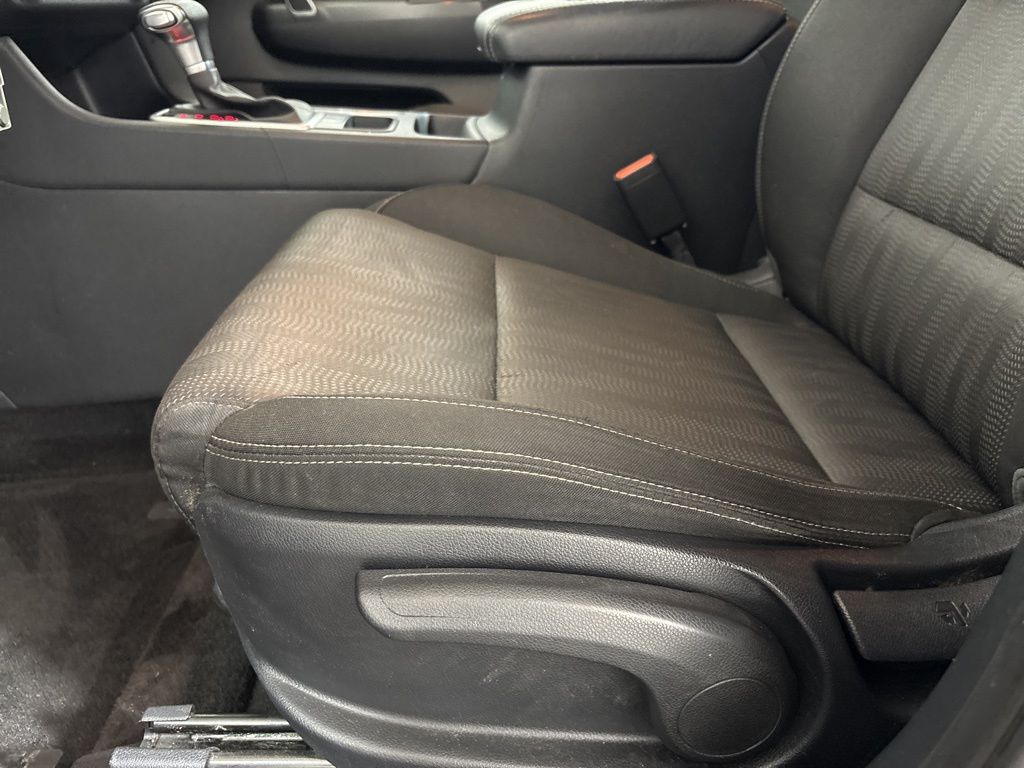 Vehicle image 25 of 31
