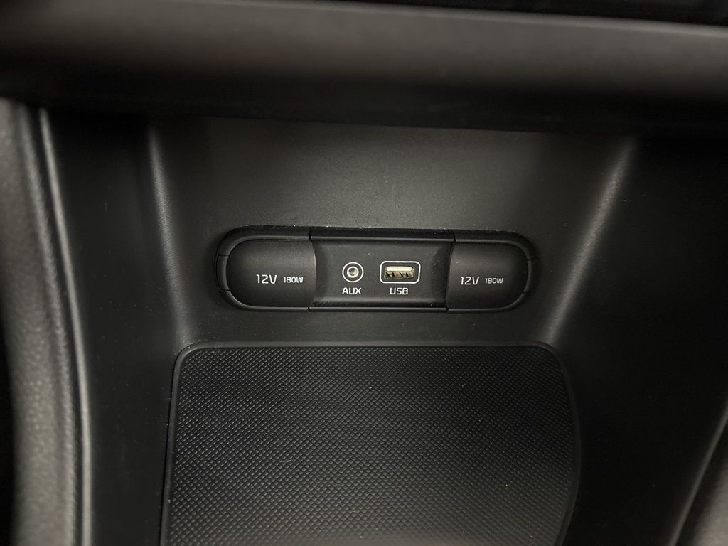 Vehicle image 16 of 31