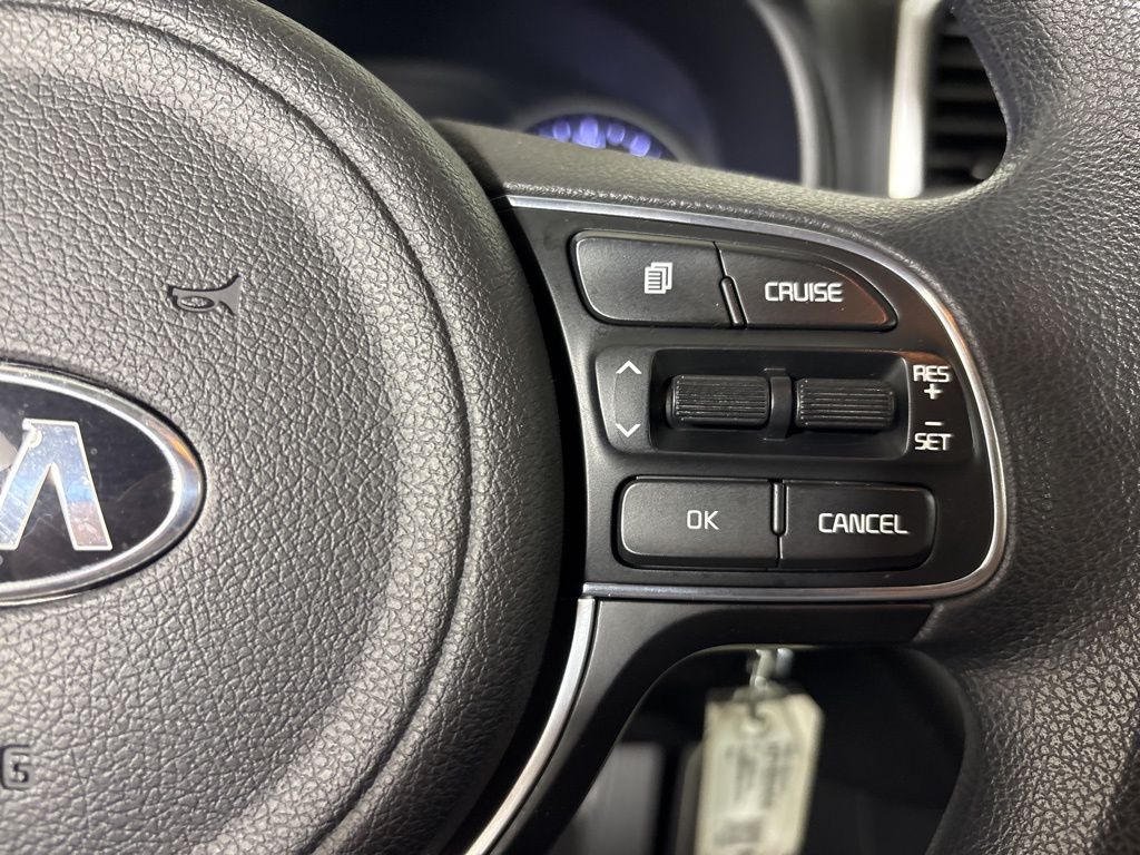 Vehicle image 18 of 31