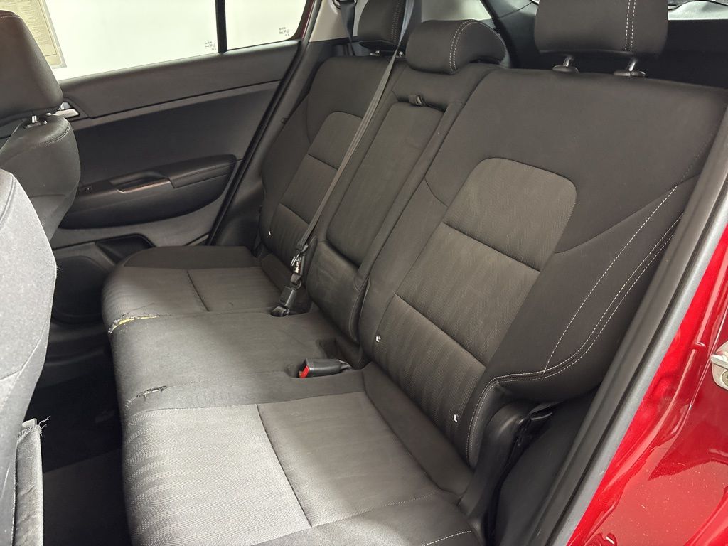 Vehicle image 27 of 31