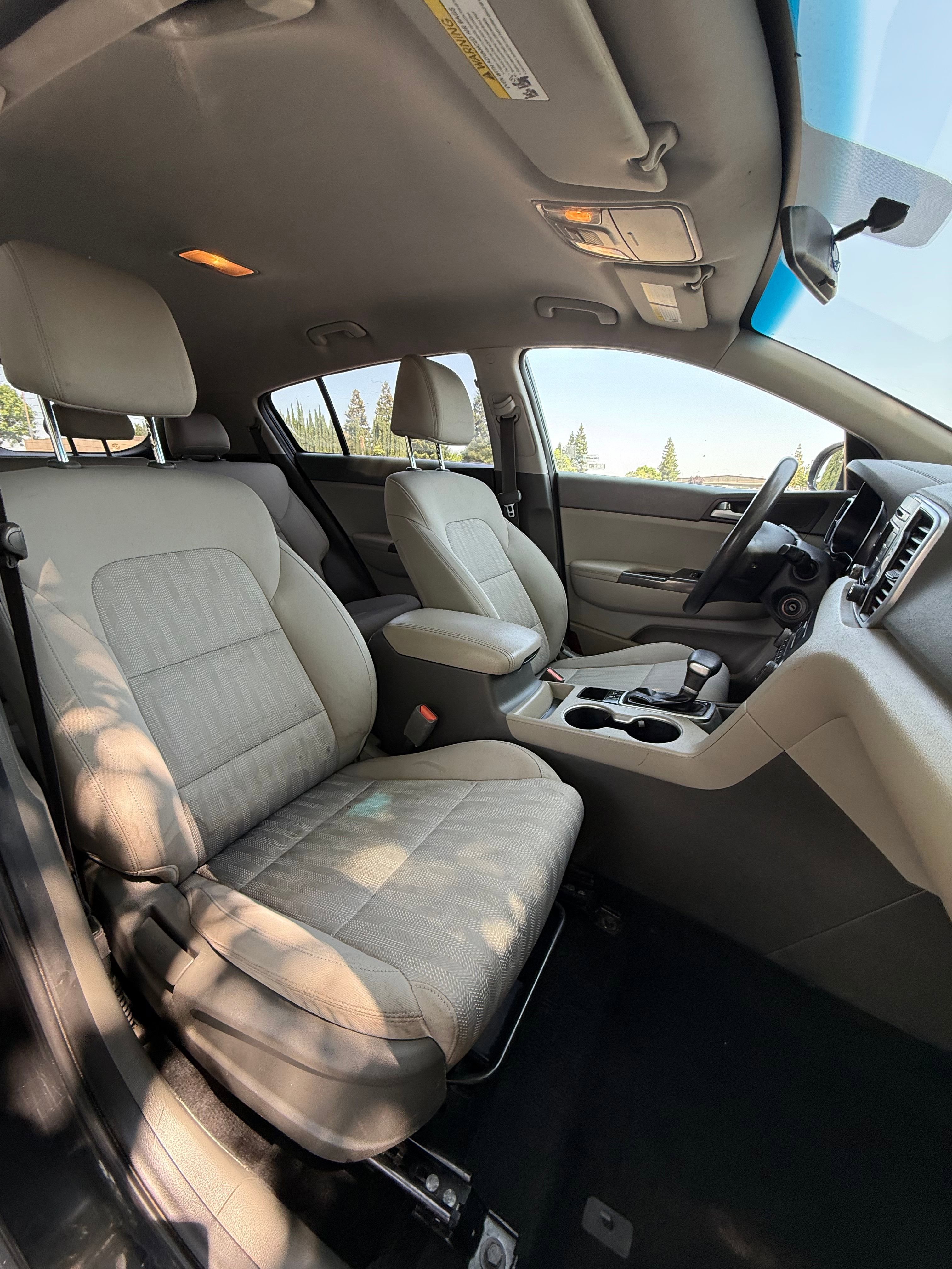Vehicle image 19 of 24