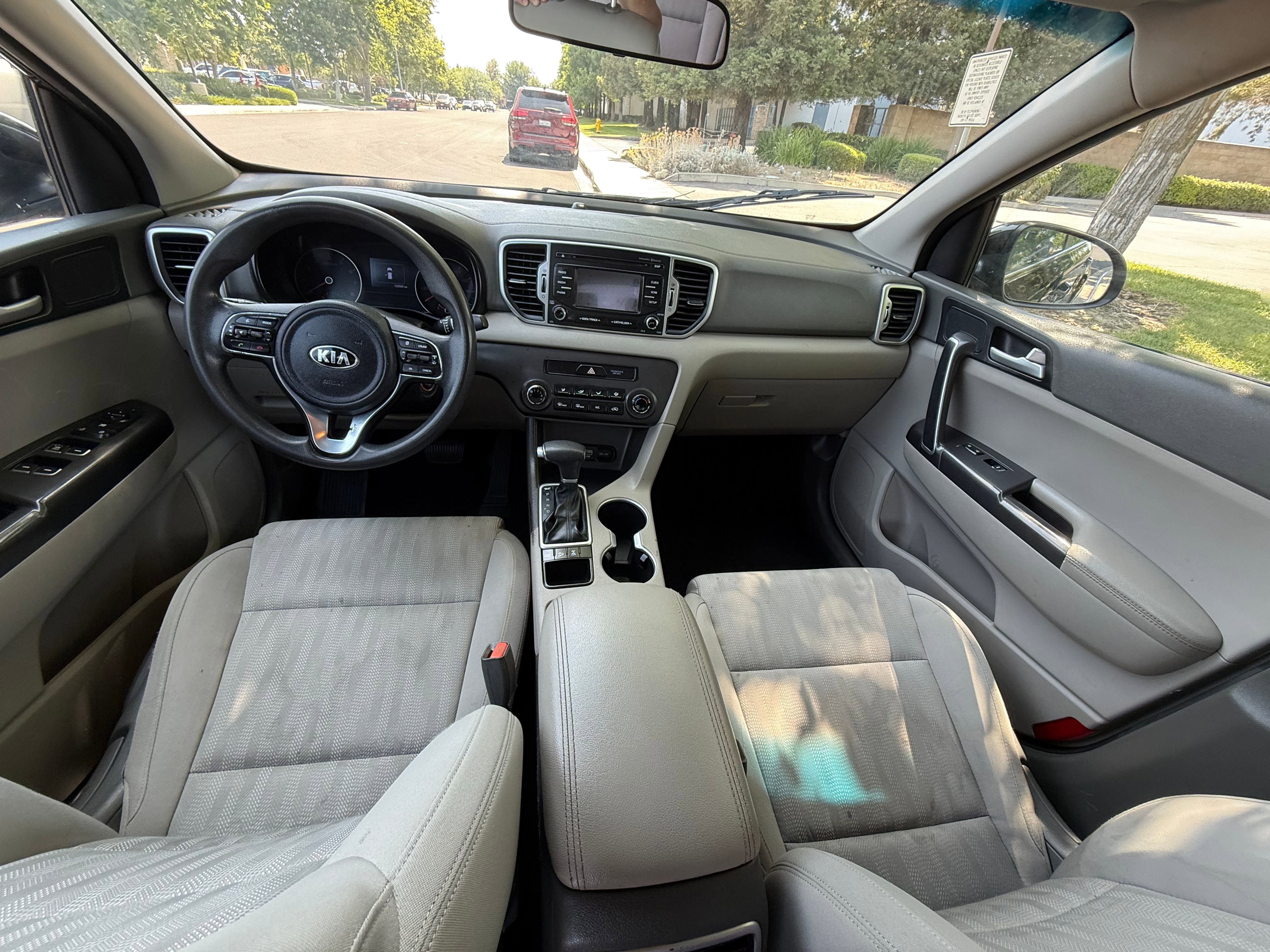 Vehicle image 11 of 24