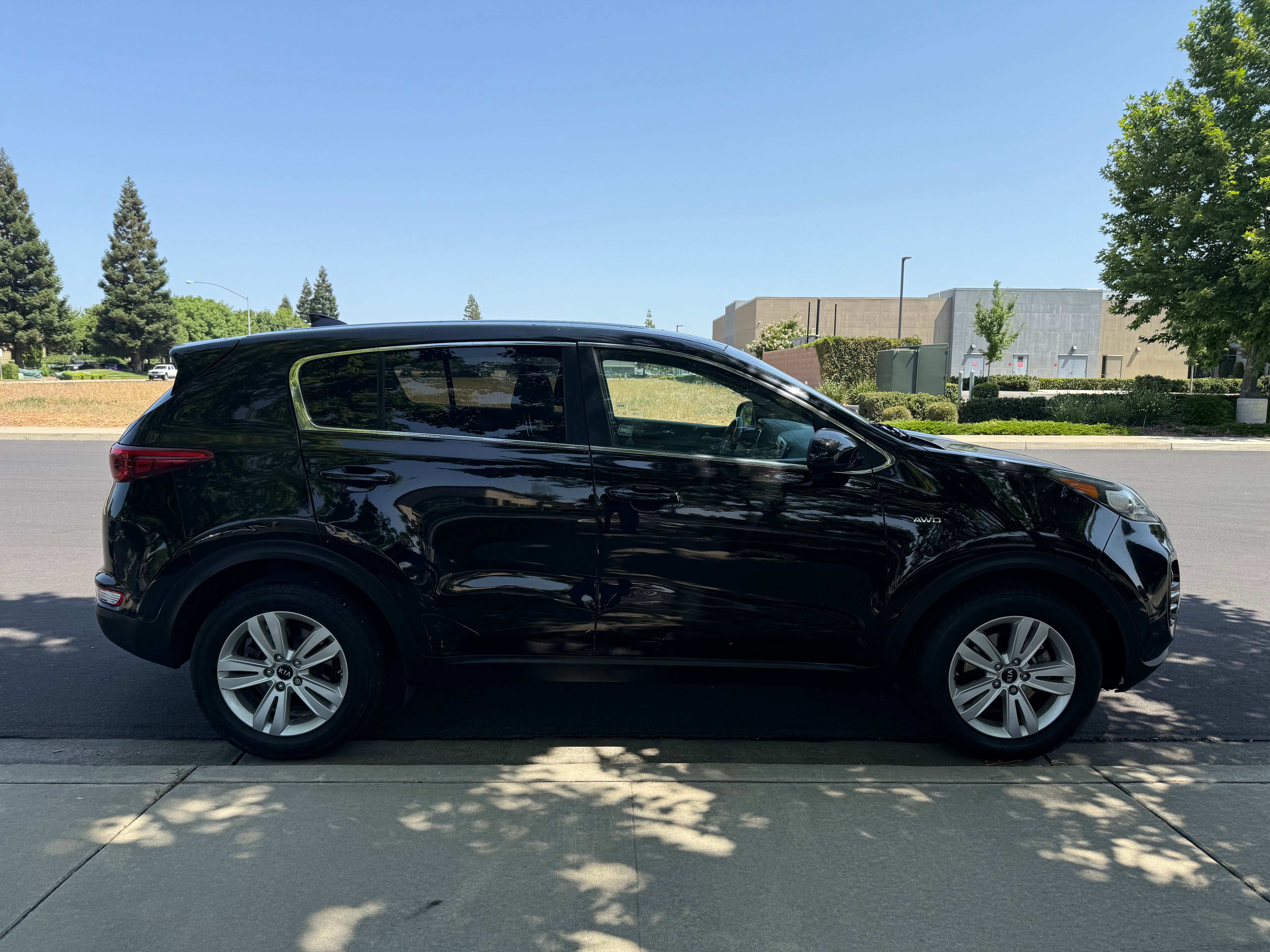 Vehicle image 3 of 24
