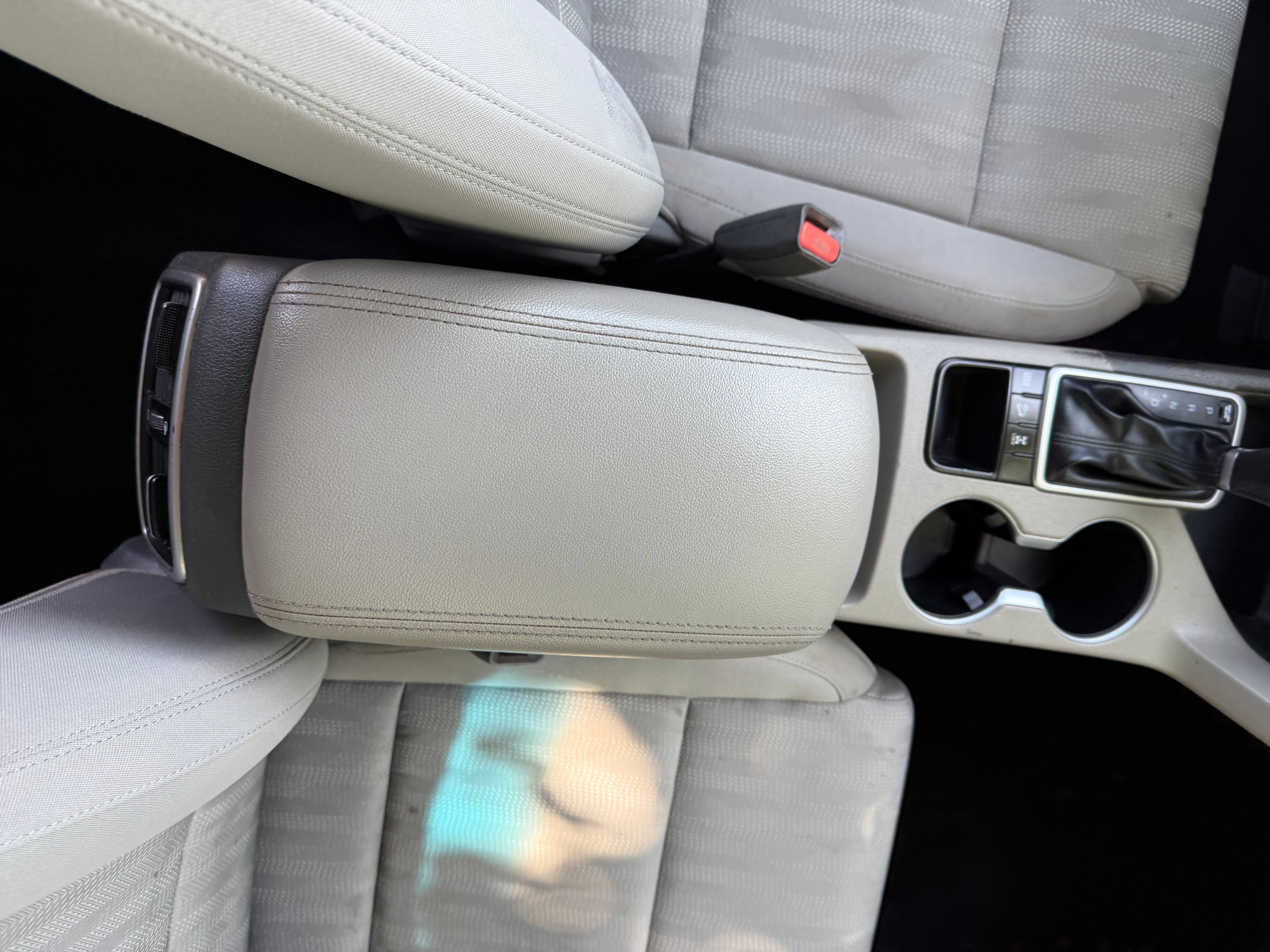 Vehicle image 10 of 24