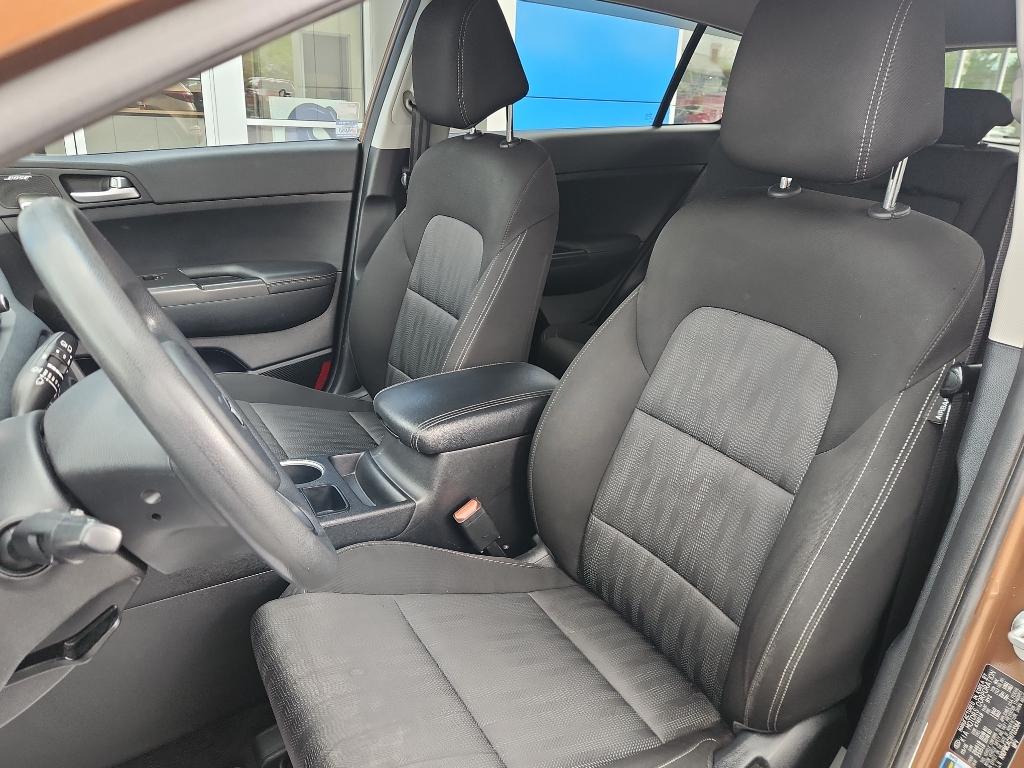 Vehicle image 11 of 17