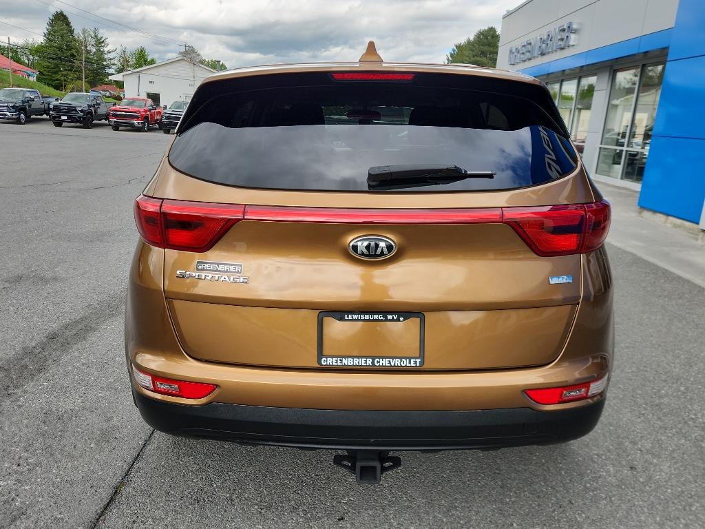 Vehicle image 8 of 17