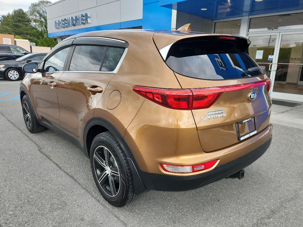 Vehicle image 7 of 17