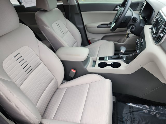 2017 Kia Sportage LX Image 13 of 31