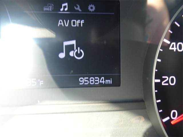 Vehicle image 23 of 24