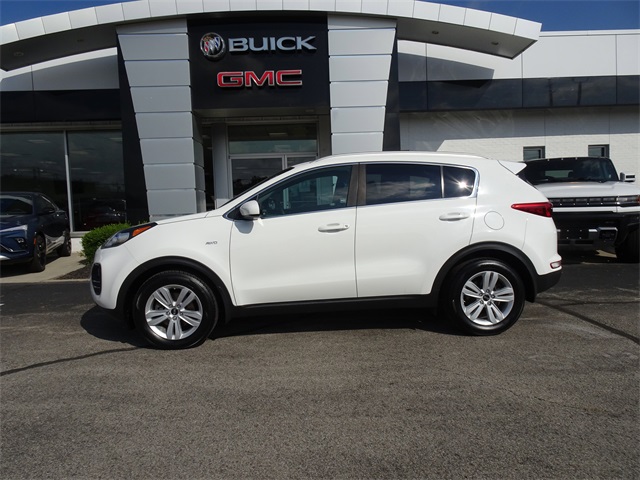 Vehicle image 8 of 24