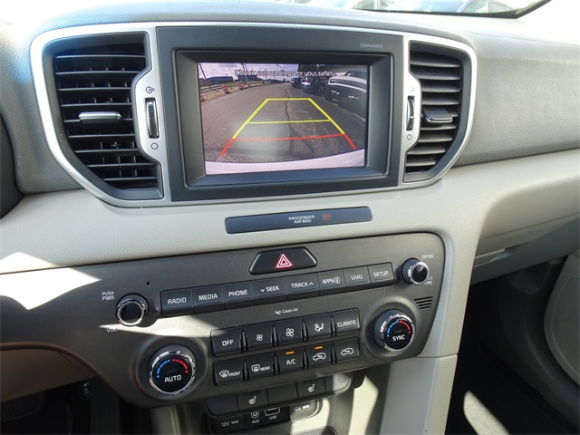Vehicle image 19 of 24
