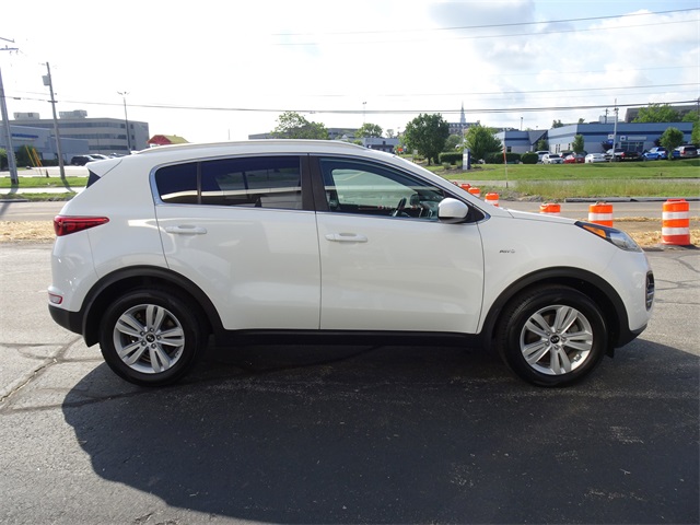Vehicle image 4 of 24