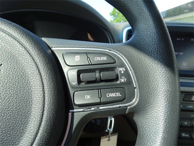 Vehicle image 22 of 24