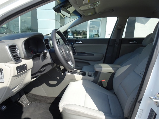 Vehicle image 10 of 24