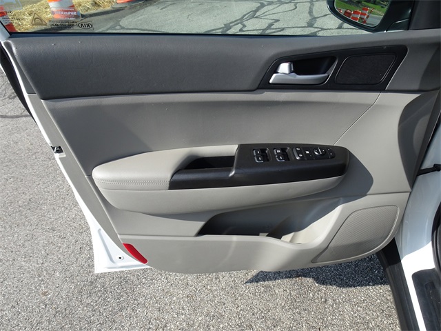 Vehicle image 13 of 24