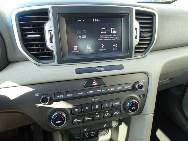 Vehicle image 18 of 24