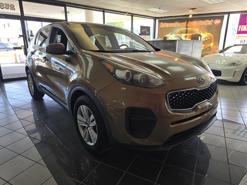 2017 Kia Sportage LX Image 3 of 26
