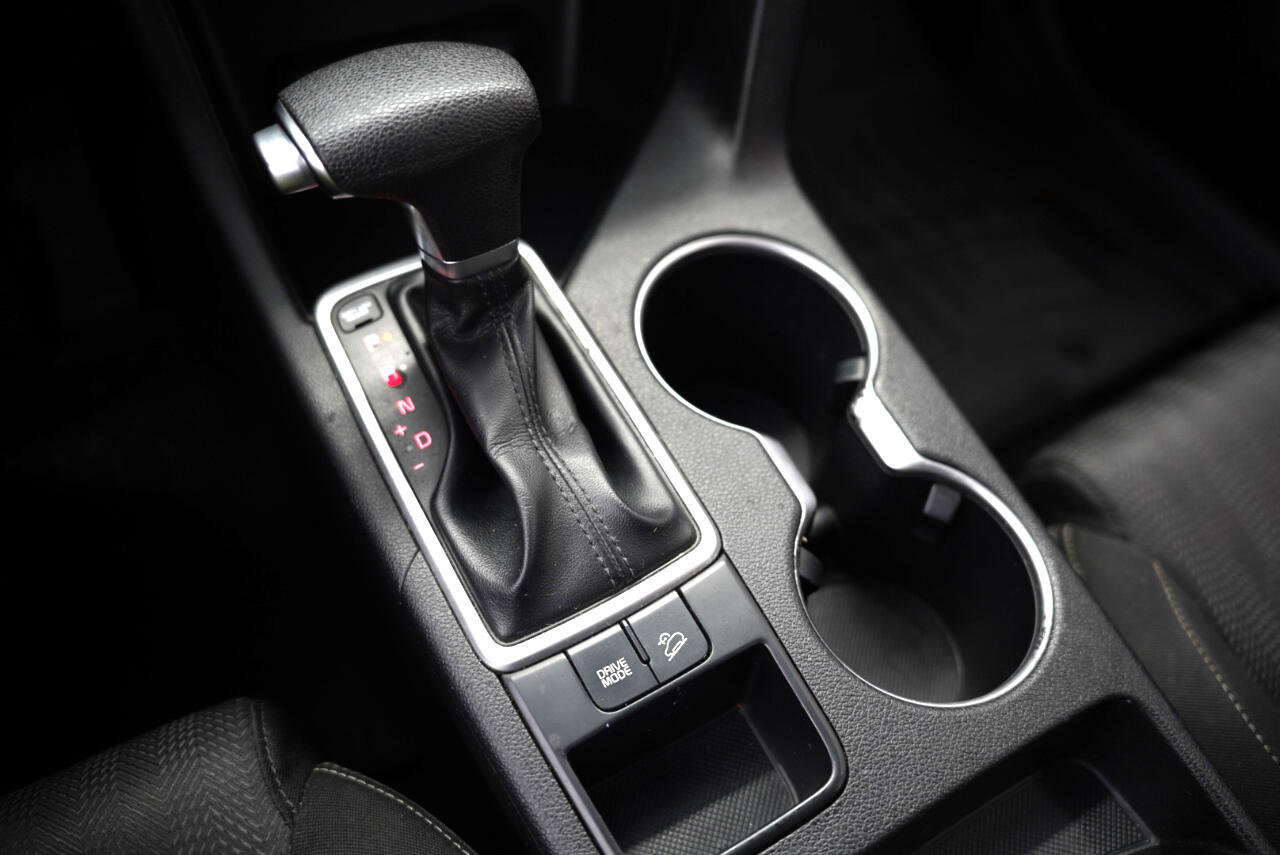Vehicle image 21 of 35