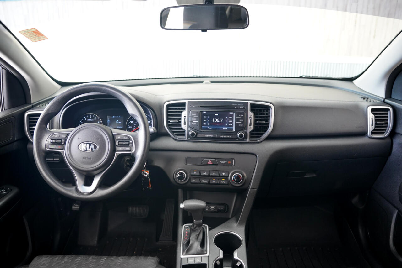 Vehicle image 17 of 35