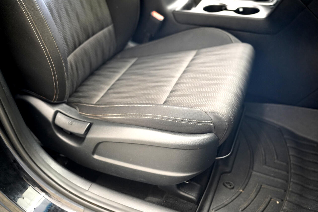 Vehicle image 27 of 35