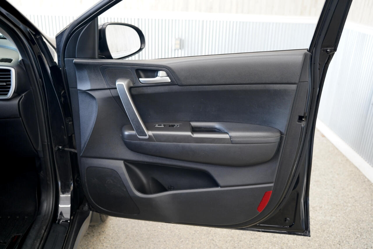 Vehicle image 29 of 35