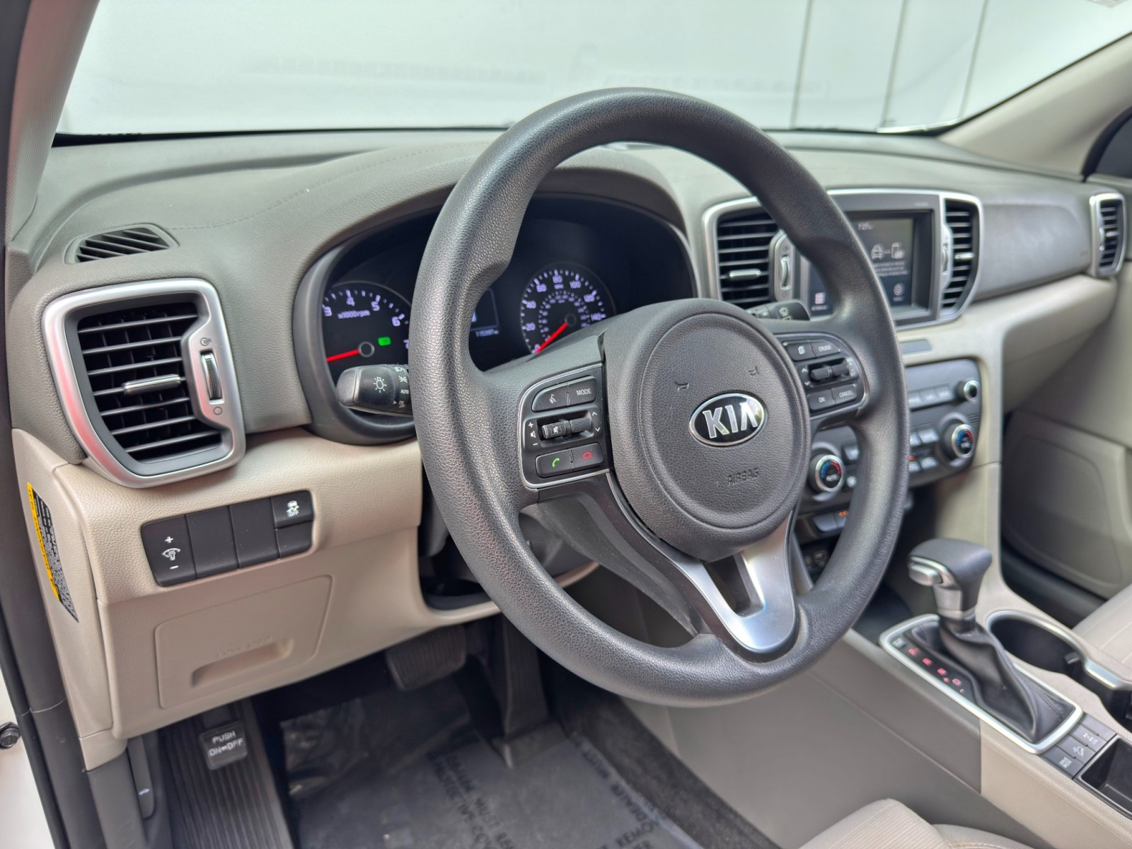 Vehicle image 28 of 45