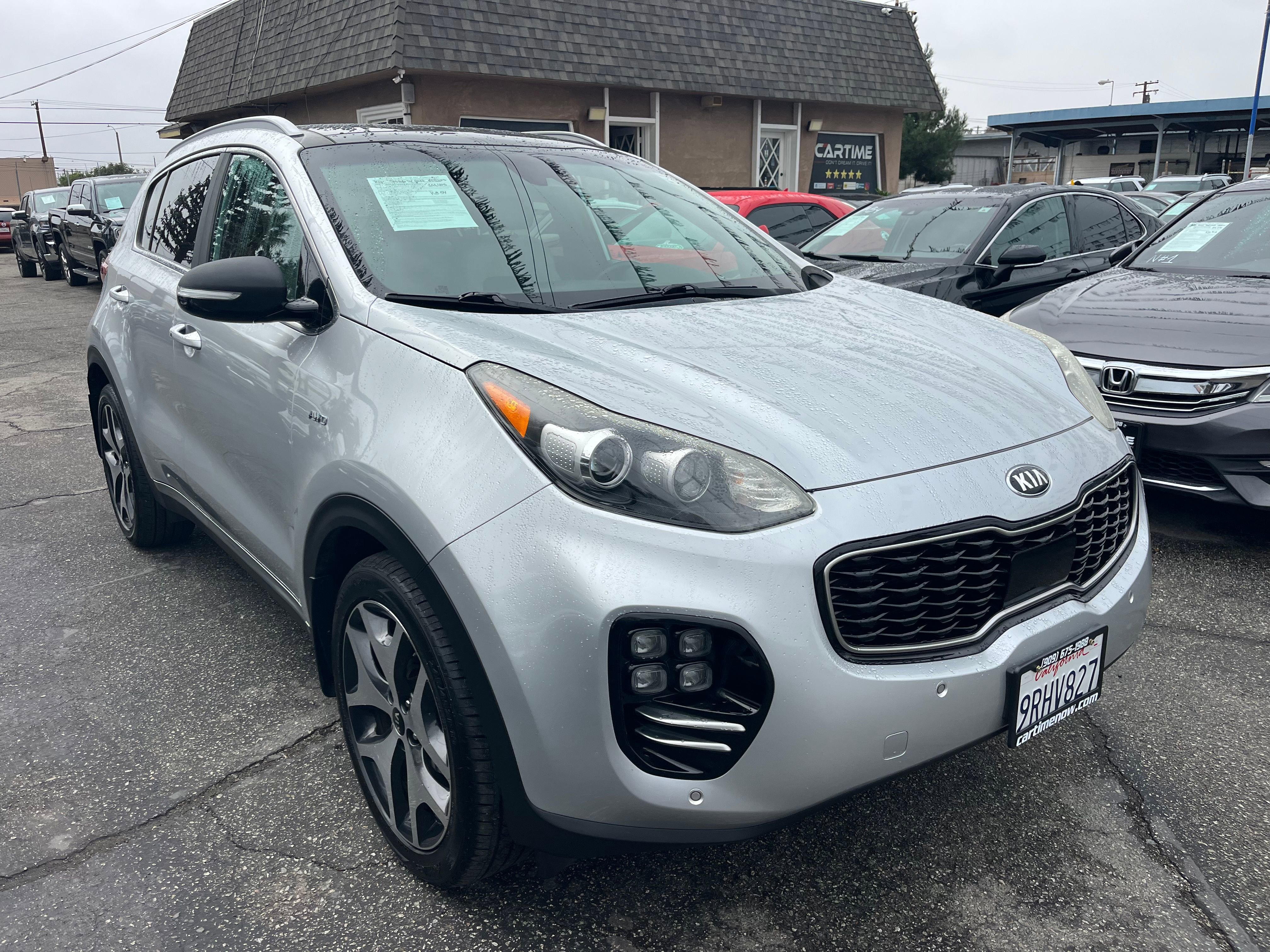 Vehicle image 10 of 70