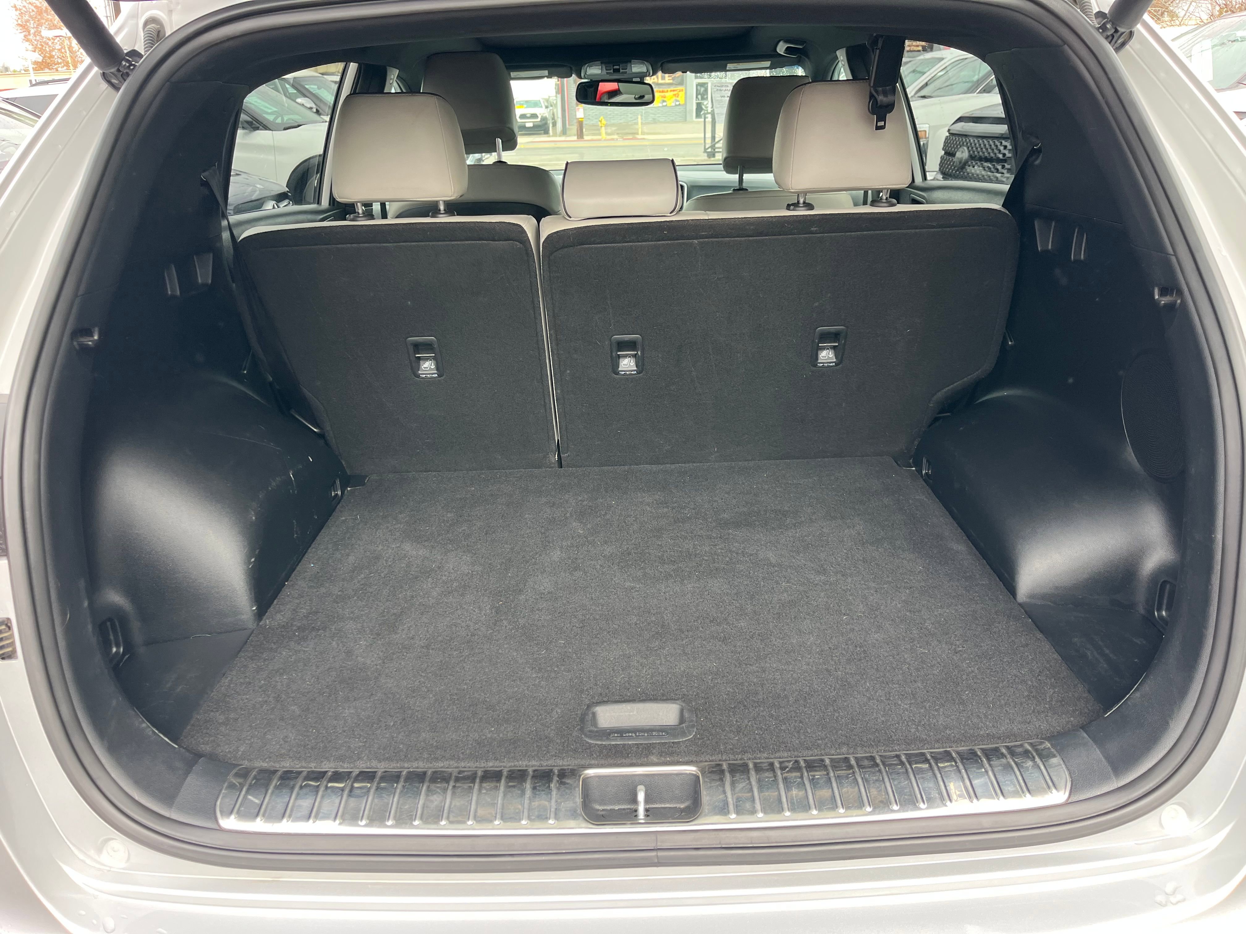 Vehicle image 26 of 70