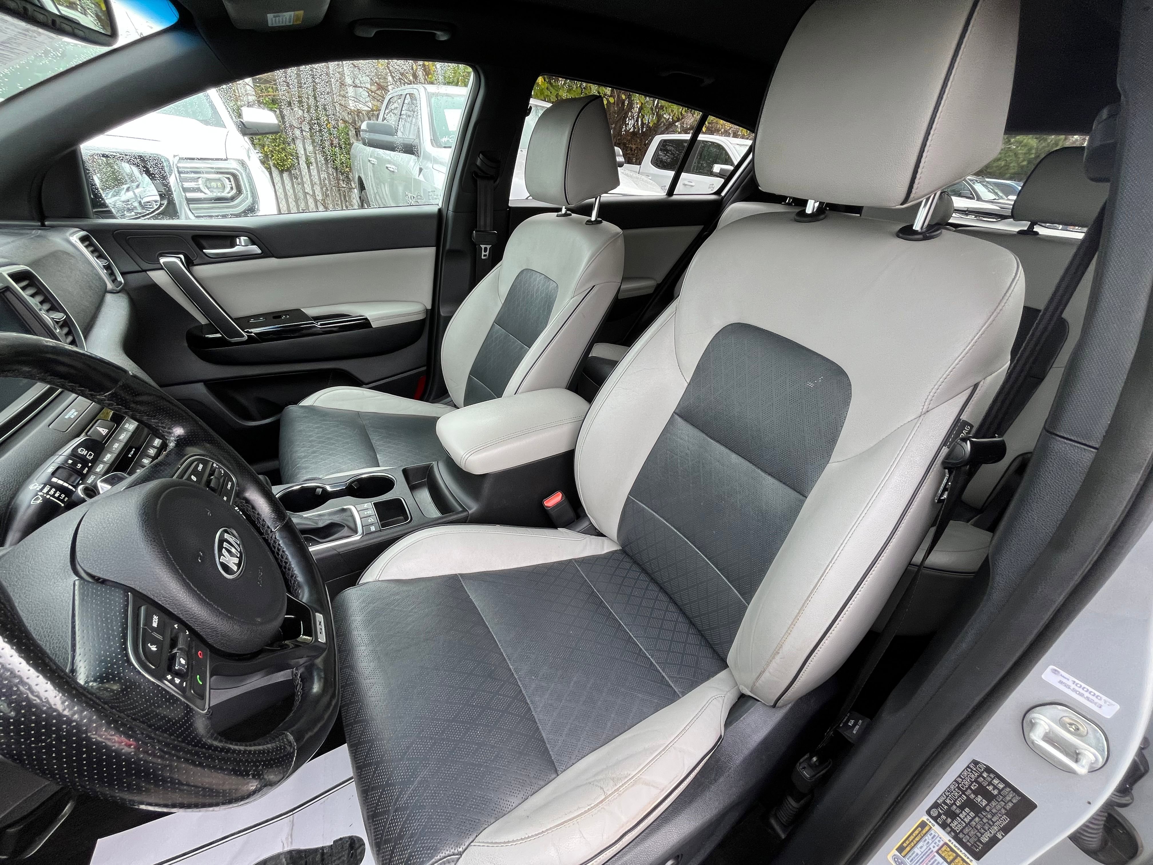 Vehicle image 45 of 70