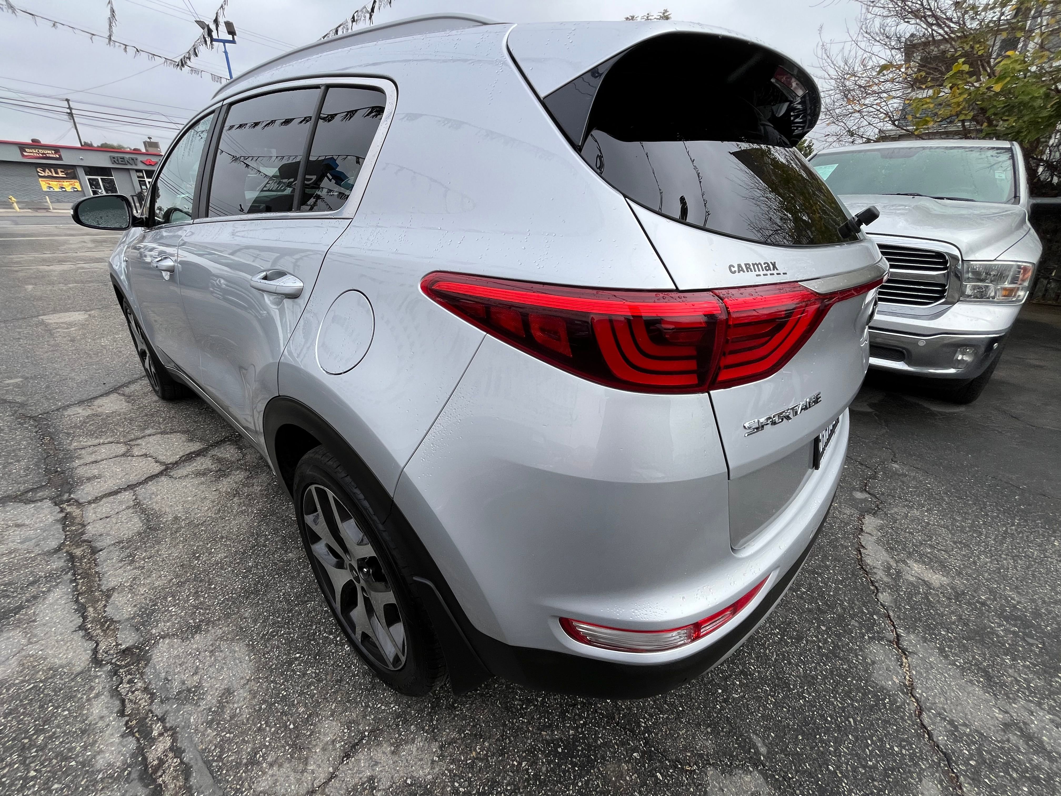 Vehicle image 19 of 70