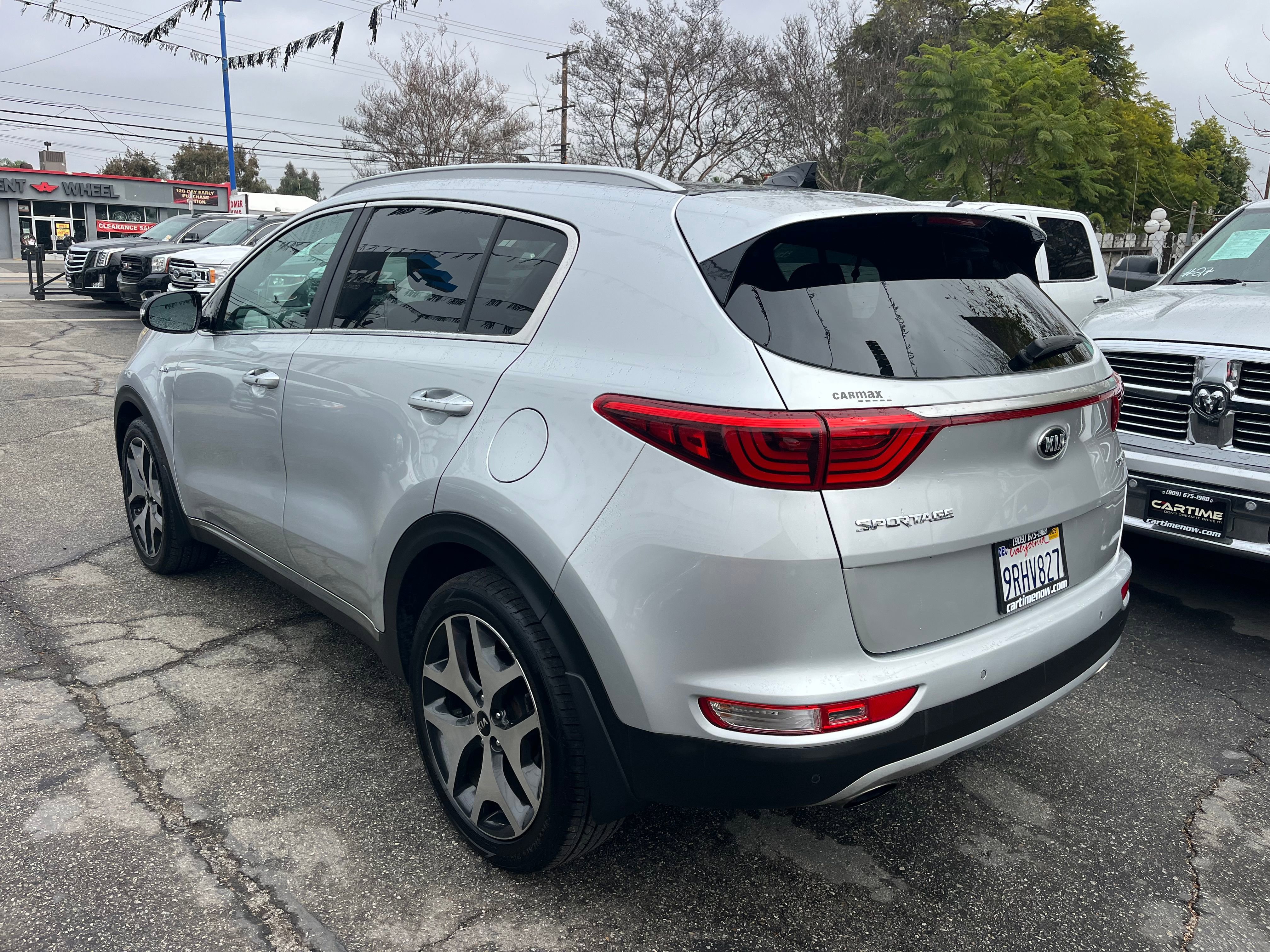 Vehicle image 18 of 70