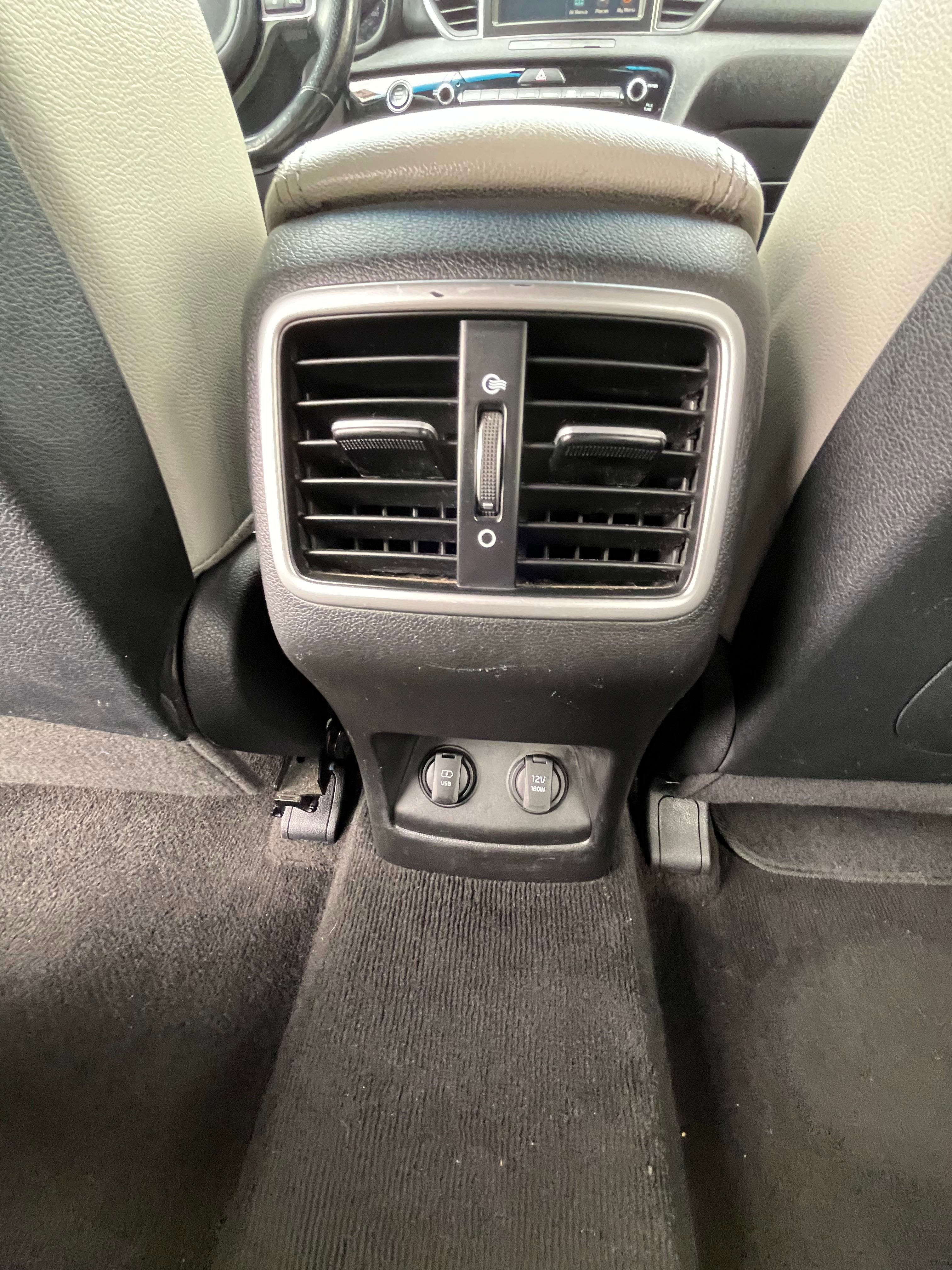 Vehicle image 31 of 70