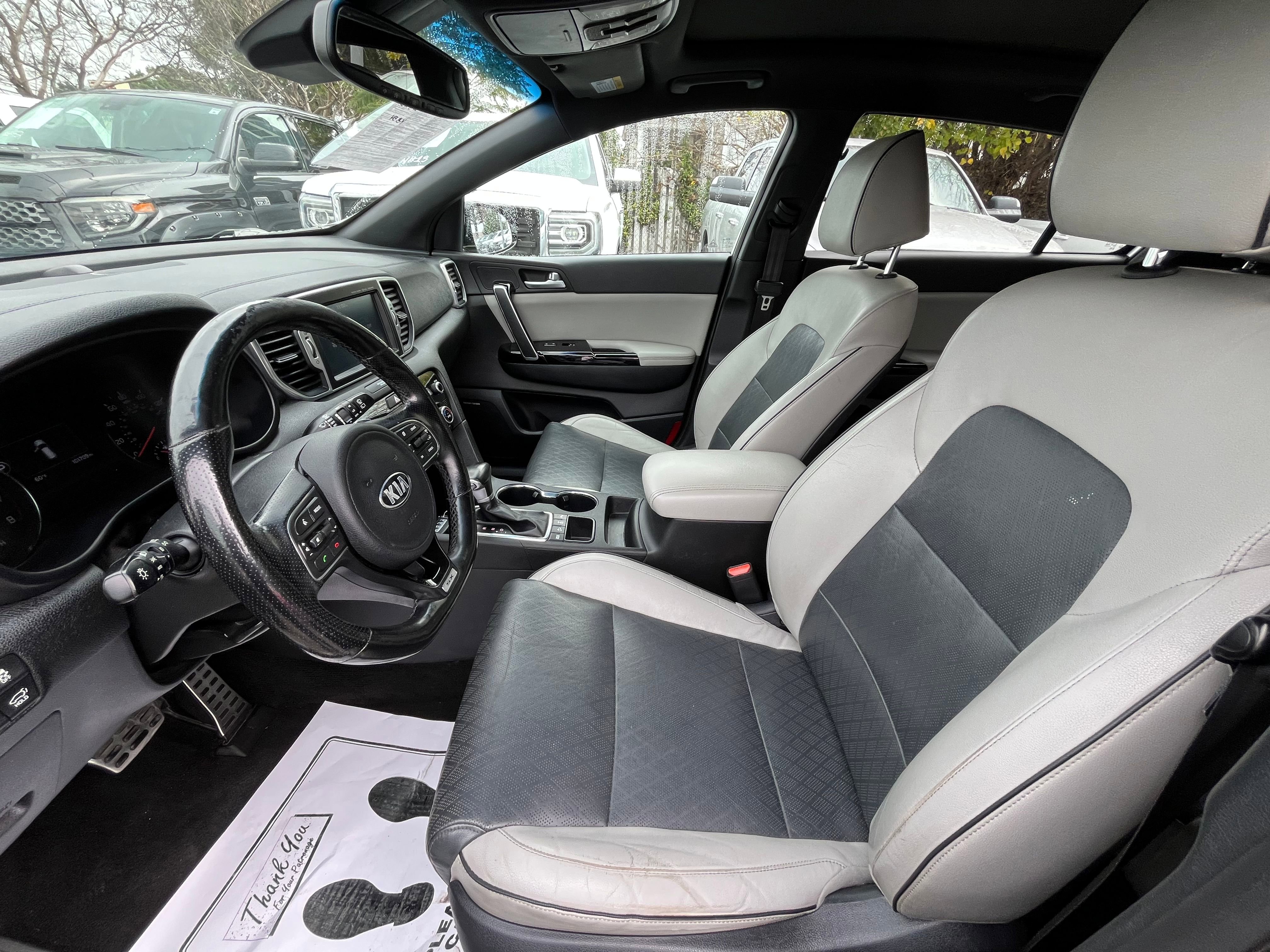 Vehicle image 39 of 70