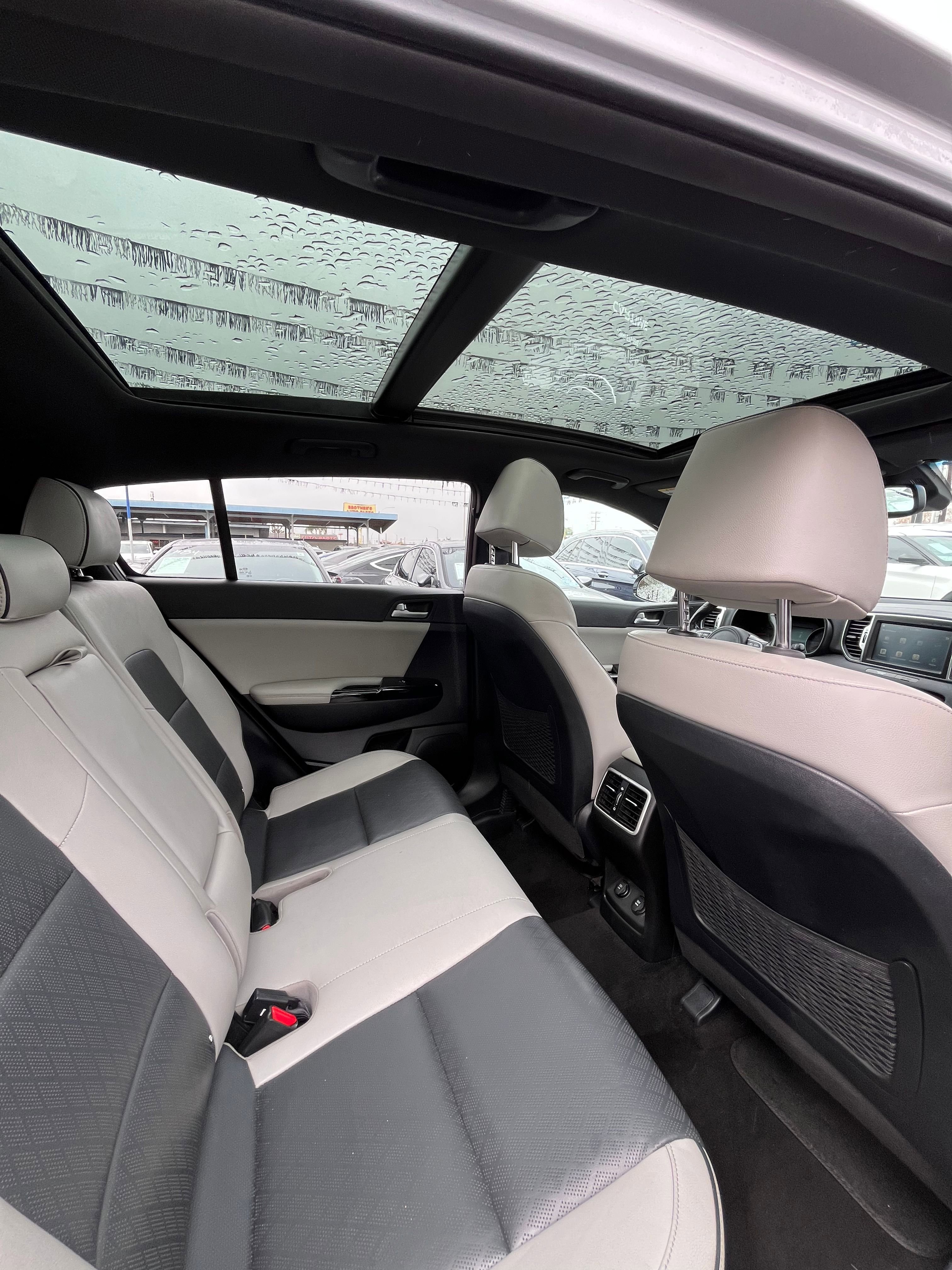 Vehicle image 65 of 70