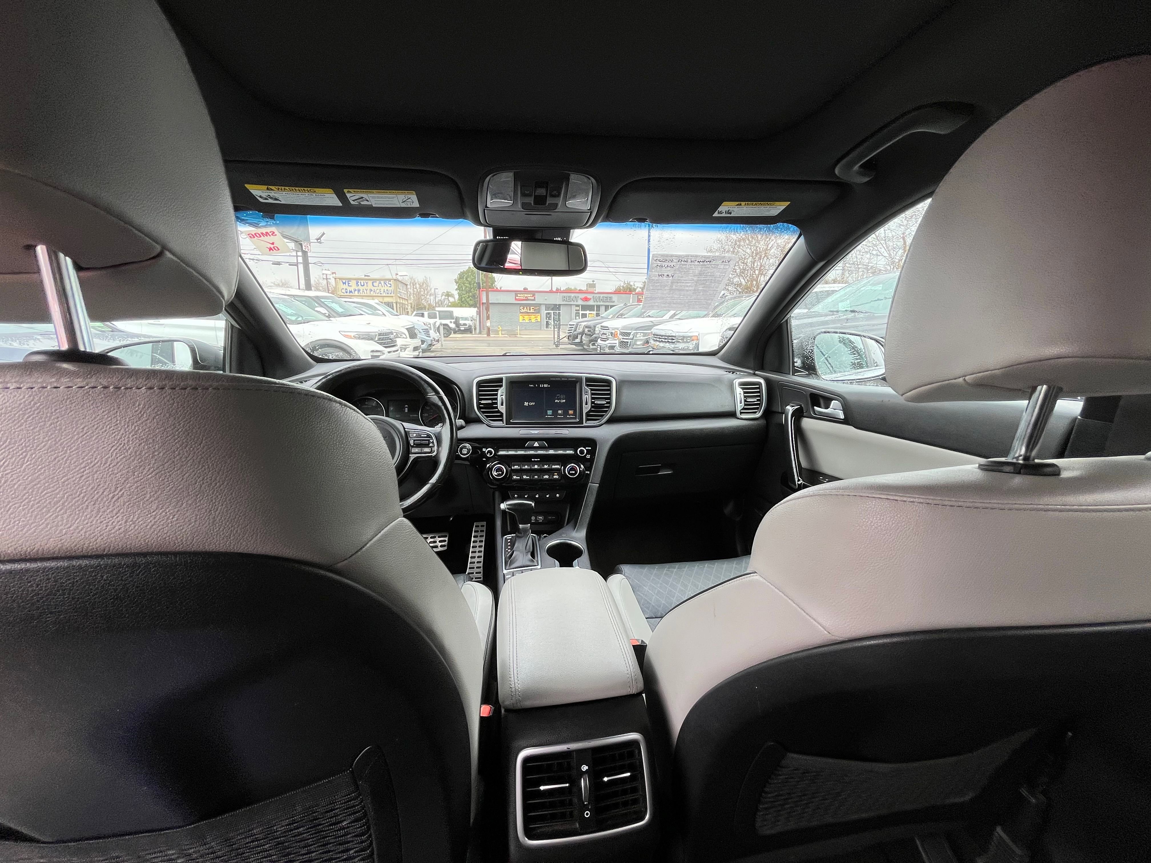 Vehicle image 34 of 70